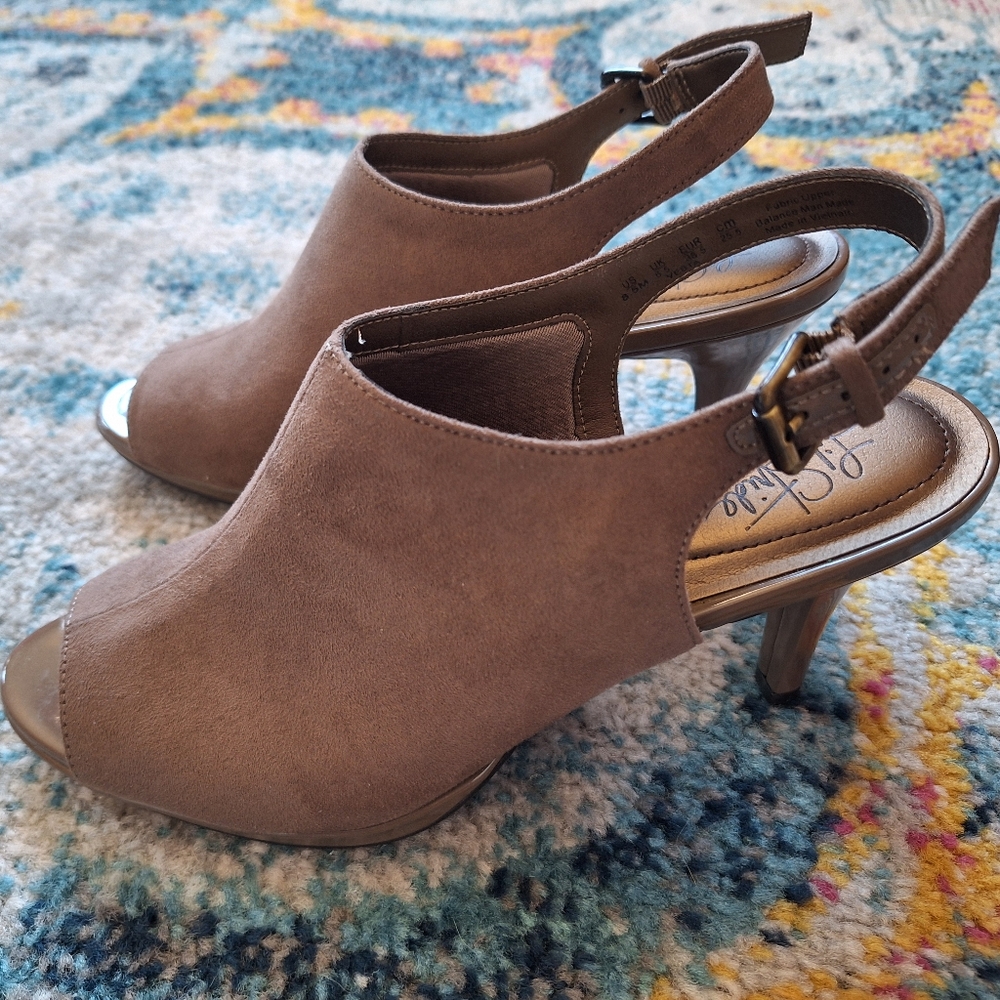 COPY - Brown LifeStride Open Toe Bootie Size 8.5